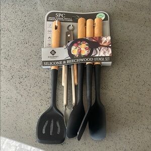 Black Silicone & Beechwood Utensil Set